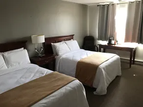 The Auberge Inn - Room