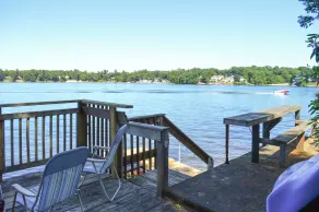 Unique Island Stay w/ Dock! Southwick Lake House - Interiør