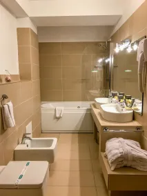 Hotel Satu Mare City - Bathroom