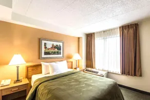 Norwood Inn & Suites Milwaukee - Chambre