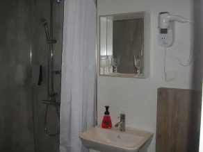 1A Guesthouse - Bathroom