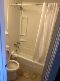 The Grand Motel Inn and Suite Louisville - Badrum