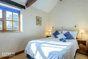 Highgrove Barns - Værelse