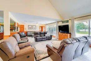 Sunrise Cove RC Llc: Lakefront Home w/ 2 Casitas! - Interior