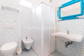 Hotel Turquoise - Bathroom