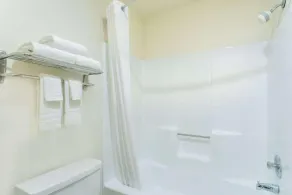 Travel Inn  - Badrum