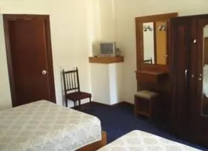 Pensao Lourenco - Room