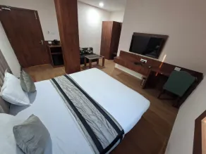 Shaan-E-Punjab Nirsa - Habitación