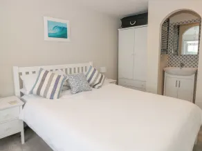 37 The Salcombe - Rom