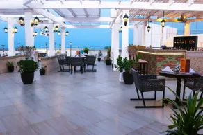 Ramada Hotel and Suites Amwaj Islands - Restaurant