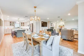 Patio, Yard, Views: Modern Home in Longview - Interiör