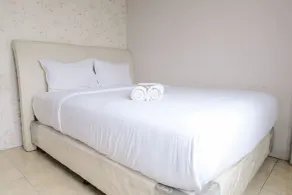 Homey 2BR Apartment at The Edge Bandung By Travelio - Room