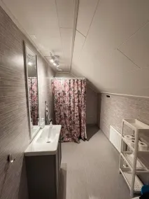 Siknäs Vandrarhem - Hostel - Badrum