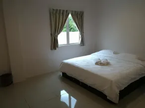 First Guest House Cheras - Room
