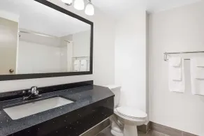 Super 8 by Wyndham Sudbury ON - Salle de bain