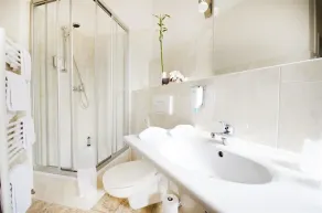Parkhotel Helmstedt - Bathroom