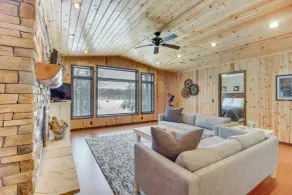 Beautiful Breezy Point Home w/ Beach & Dock! - Innenbereich