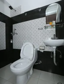 Aarya Chaitya Inn - Badezimmer