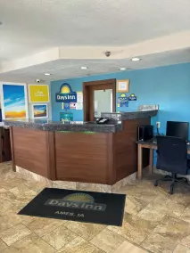 Days Inn by Wyndham Ames - Lobby