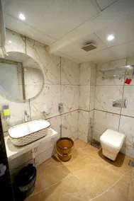 N.M. Hotel - Baño