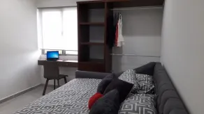 Gorgeous Apartment HOEStel Long Island! - Zimmer