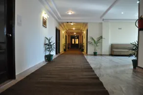 Hotel Krishna Sagar NH24 - Interior entrance