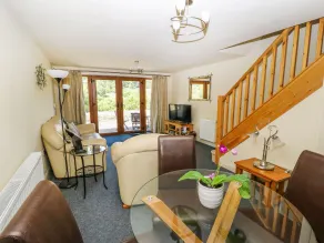 Hove Wood View - Living room