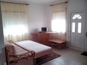 Albufeira 1-Zimmer-Wohnung 5 Minuten vom Strand Falesia entfernt und in der Nähe des Zentrums! L - Zimmer