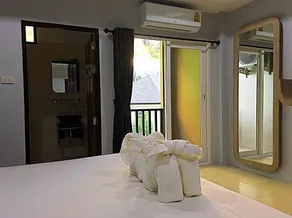 Tonsai Bay Resort - Room