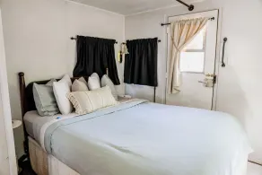 Woodrow House Bed & Breakfast - Room
