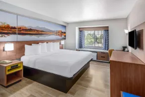 Days Inn & Suites by Wyndham Greeley - Chambre