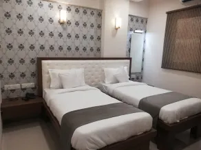 Hotel Vrushali Inn - Room