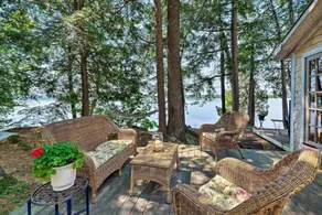 Cozy Lakefront Madison Cabin w/ Dock & Kayaks - Interiør