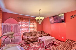 Pet-friendly Des Moines Home w/ Fenced Yard! - Interior