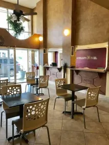 Coachman's Inn - Lobby