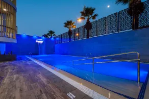 Kn Aparthotel Columbus - Piscina