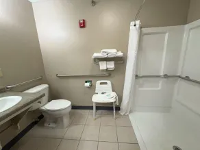 Larned Inn & Suites - Bathroom