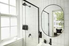 The Strand Hotel - Bathroom