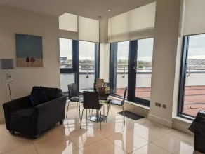 The Western Citypoint Apartments - Zimmer