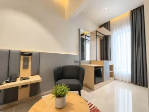 Hotel Kyzen - Shamshabad Airport, Hyderabad - Værelse