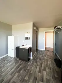 WorkStay Lodging - Yarbo, SK - Near Esterhazy & Mosaic K1, K2, & K3 - Room