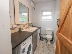 Thimble Cottage - Bathroom