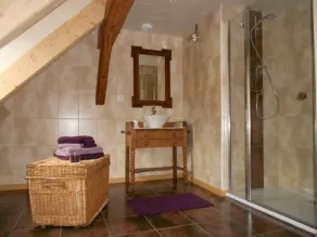 A l'ombre du verger - Baño