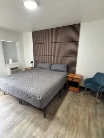 Mac’s Motel - Rum
