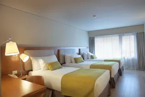 Dazzler by Wyndham Montevideo - Room