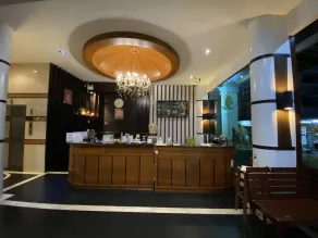77 Patong Hotel & Spa - Reception