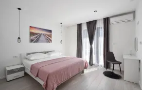 Beautiful Home in Split With 4 Bedrooms, Wifi and Outdoor Swimming Pool - Rom