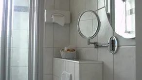 Hotel Kronprinzen - Bathroom