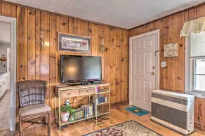 Quaint & Scenic Country Cottage, 3 Mi to New River - Interiør