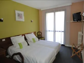 Logis Hôtel AMBROISE - Værelse